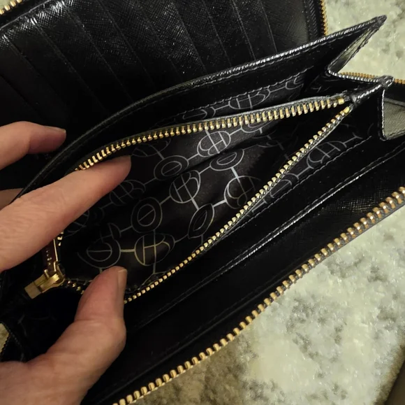 Henri Bendel EUC Organizer Wallet - Picture 4 of 4